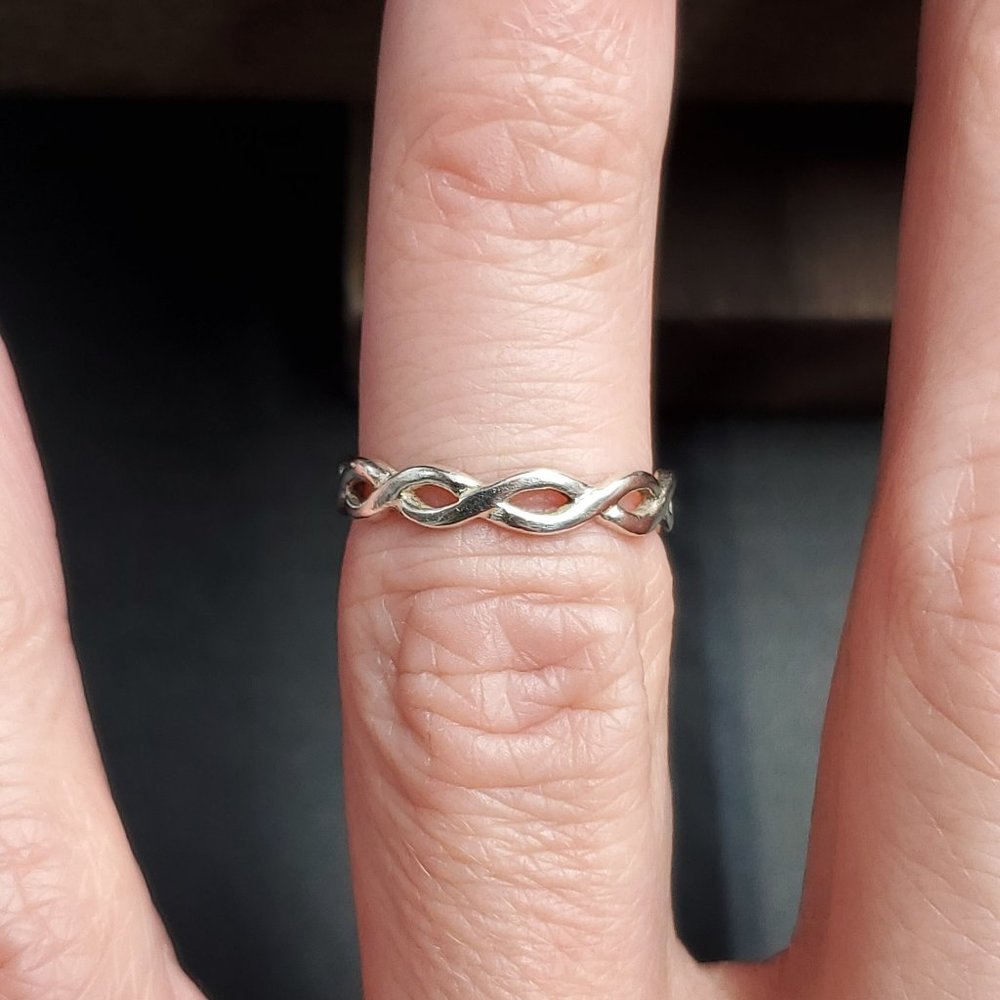 Size 5.5 Sterling Silver Cute Petite Woven Band Ring